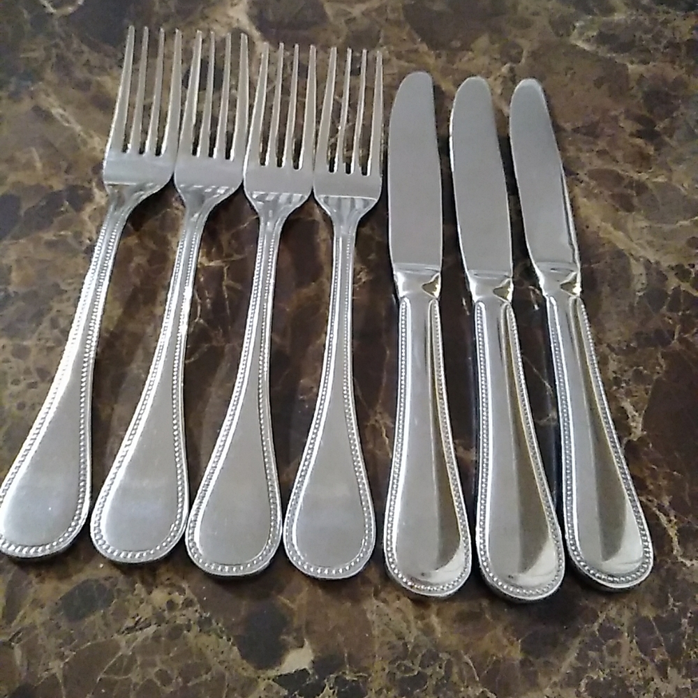 The Cellar CLF29 Glossy Stainless Flatware 4 Dinner Forks 3 Dinner Knives
